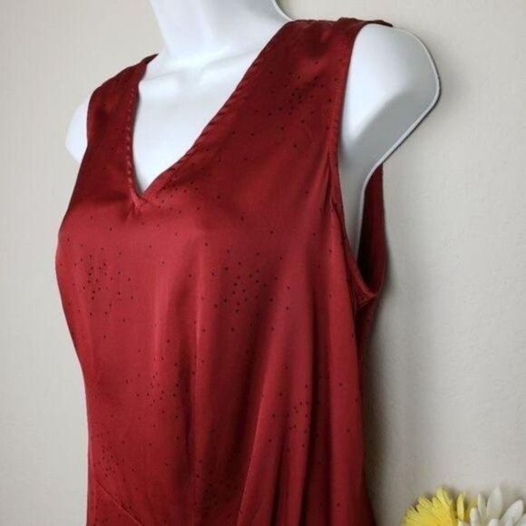 August 1 Eight v-neck asymmetrical tuck satin dress size medium - Picture 12 of 15